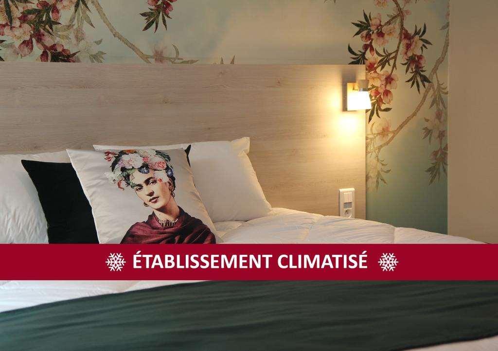 Brit Hotel Au Pays De Vitre Etrelles Room photo